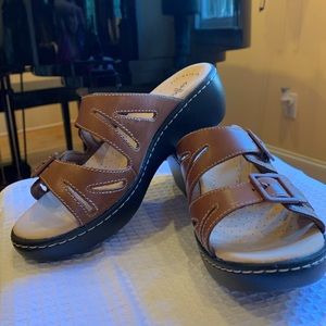 Clark's Sandals NWT 5.5